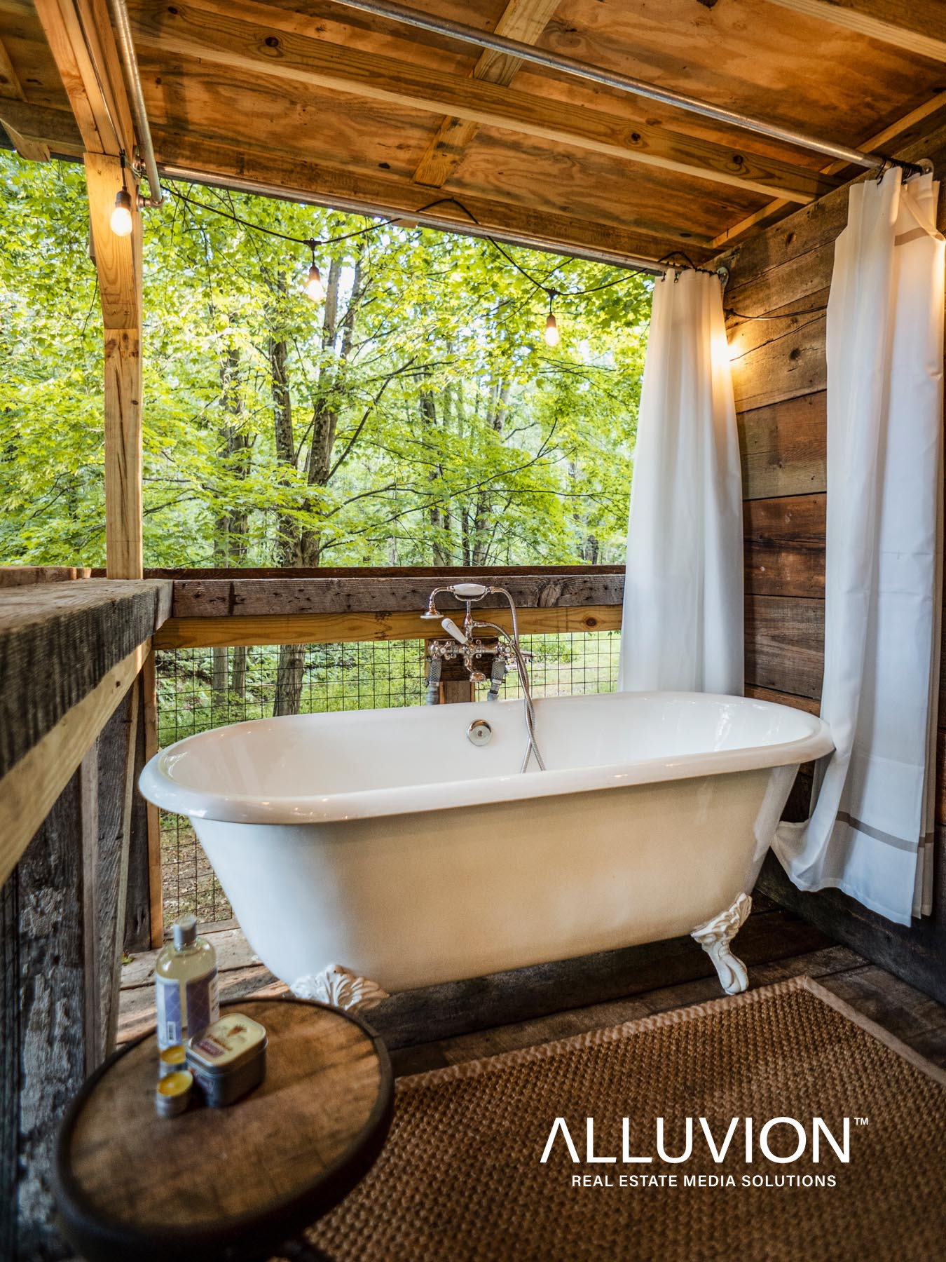Rustic Treehouse Airbnb Experience with an Outdoor Claw Tub on Farm in Catskills – Airbnb Photography – Best Airbnb Photographer in Hudson Valley – Photographer Maxwell Alexander – Airbnb Reviews