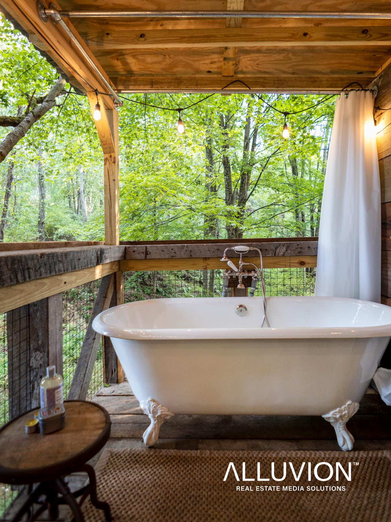 Rustic Treehouse Airbnb Experience with an Outdoor Claw Tub on Farm in Catskills – Airbnb Photography – Best Airbnb Photographer in Hudson Valley – Photographer Maxwell Alexander – Airbnb Reviews