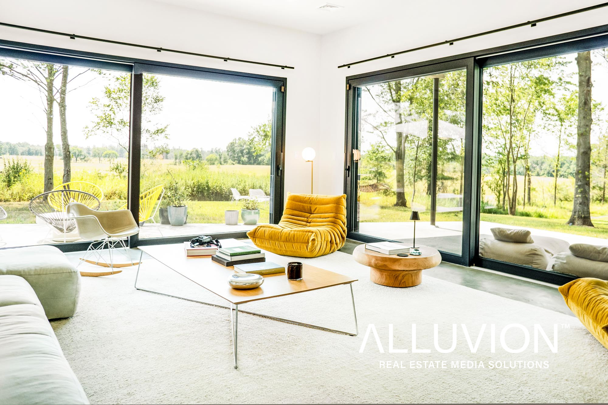 Contemporary Luxury Villa with a Pool – Hudson Valley Airbnb Photography + Upstate Film and Photoshoot Locations – Upstate New York Location Scouts