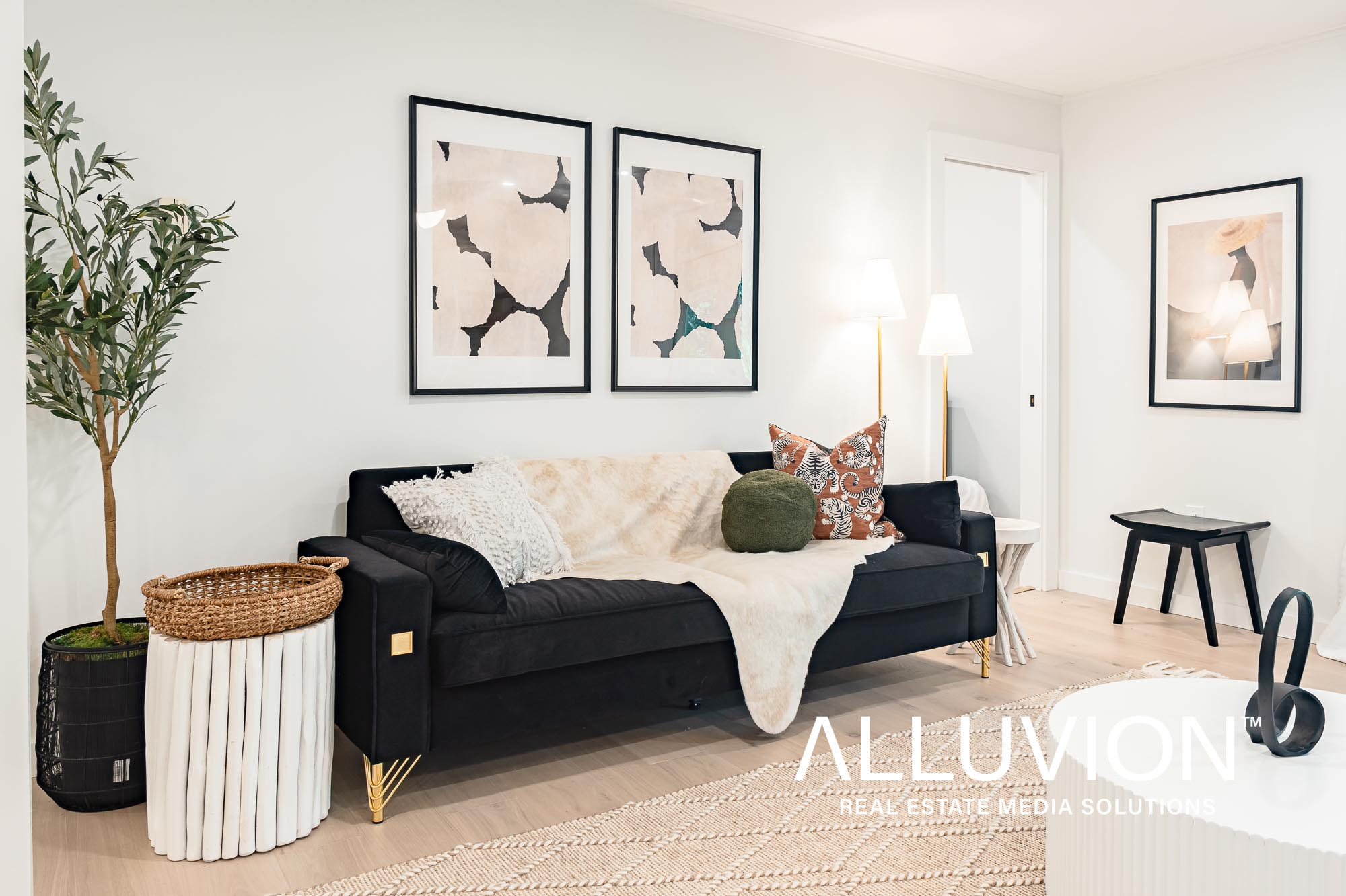 Redefining Luxury: How Professional Airbnb Hosts Are Elevating the Hospitality Game – Book Your STR Photoshoot with Alluvion Media Today